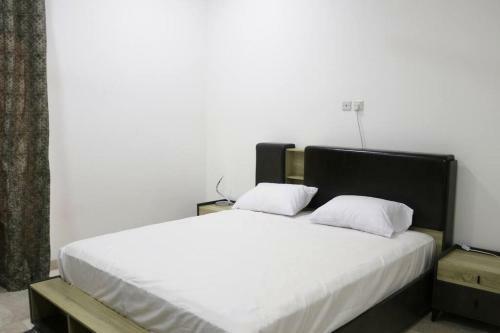 Serviced 2 Bedroom Apartment , With Lovely View.