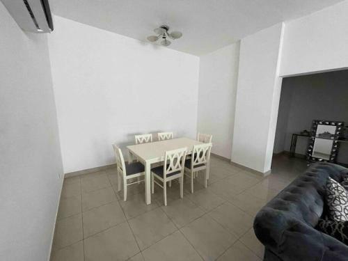 Apartamento Quality Furnished 3bd/2bathroom Unit.