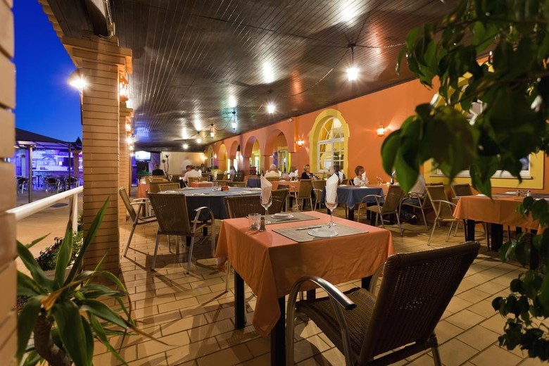 Hotel Colina Village