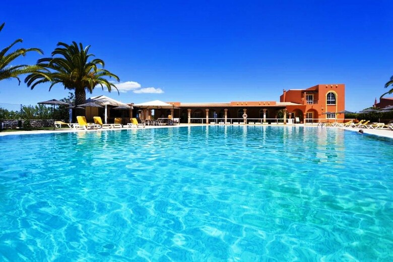Hotel Colina Village