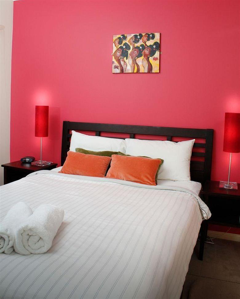 Aparthotel North Cove Waterfront Suites