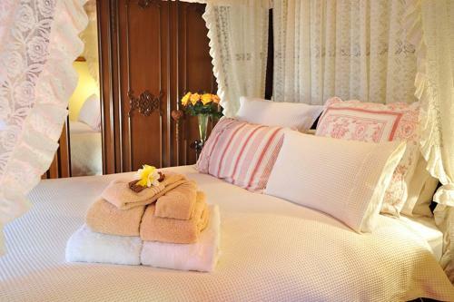 Bed & Breakfast Mary Cards Coach House