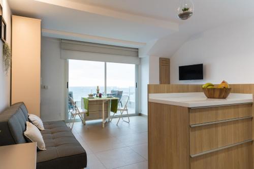 Apartamento Living Las Canteras - Front Line Suite
