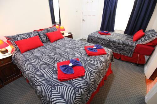 Hostal Jacaranda Guest House