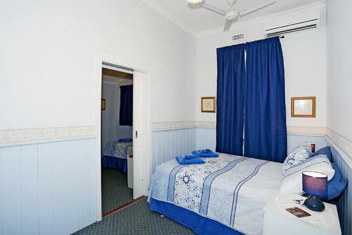 Hostal Jacaranda Guest House