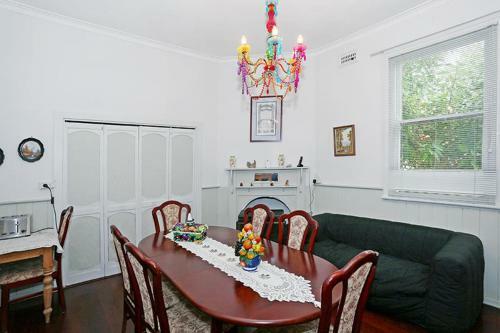 Hostal Jacaranda Guest House