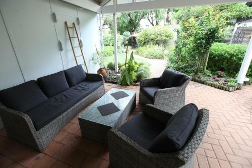 Hostal Jacaranda Guest House