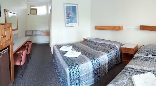 Bucketts Way Motel And Restaurant