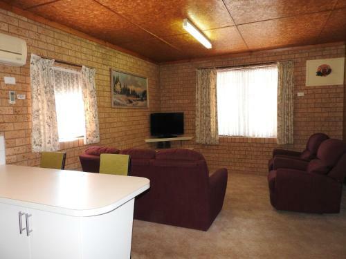 Lone Pine Motel