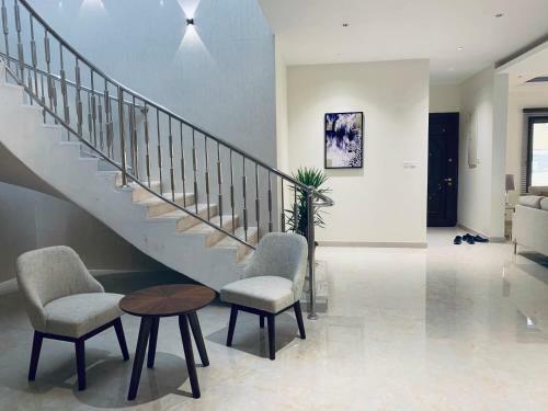 Luxury Fully Furnished Villa ???? ?????