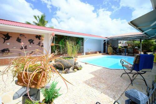 Bungalow de Charme Avec Piscine Priv�e