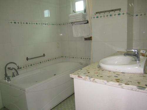 Hotel Kh�ch S?n Tu?n V?