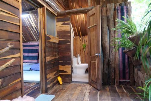Hotel Khu Du L?ch Sinh Th�i Akoea