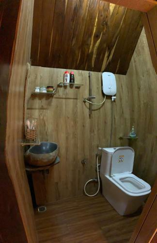 Hotel Khu Du L?ch Sinh Th�i Akoea