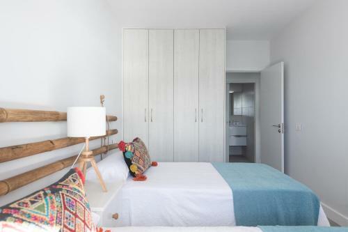 Living Las Canteras - Bright Beachfront Apartment