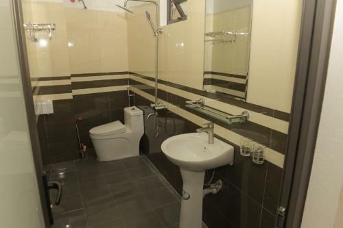 T??ng V�n Legend Hotel
