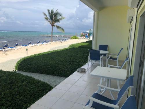 Apartamento Castaways Cove - 10 Steps To The Beach!