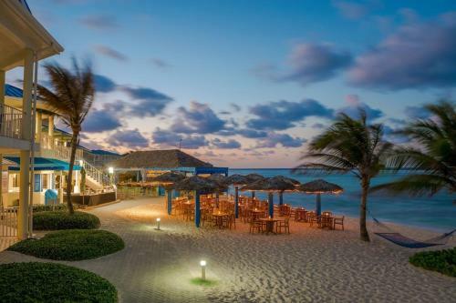 Apartamento Castaways Cove - 10 Steps To The Beach!
