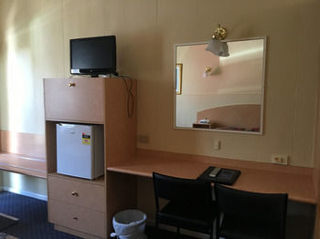 Parkville Motel