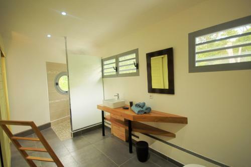 Deshaies Villa Gajah Mada