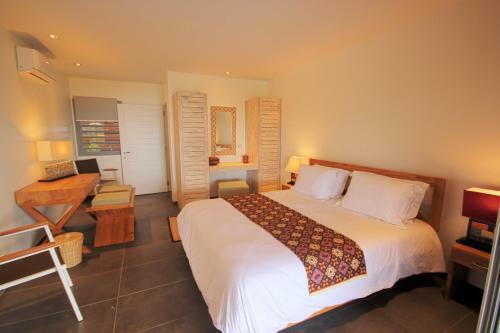 Deshaies Villa Gajah Mada