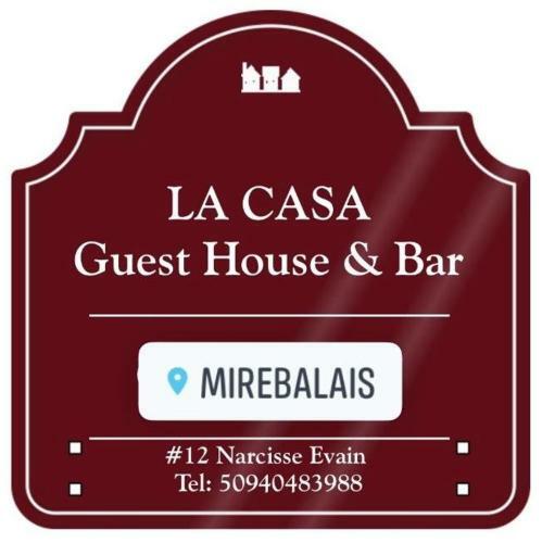 Hostal La Casa Guest House And Bar