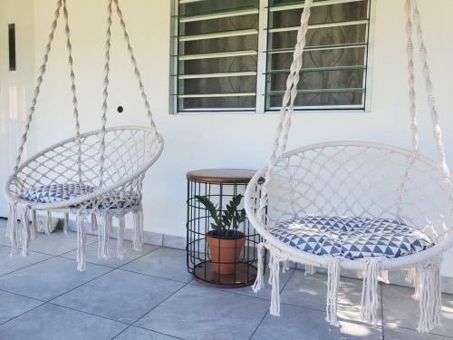 Cozy Apartment With 8 Minute Walk To Beach