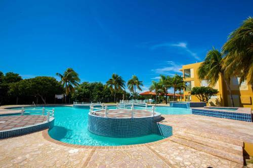 Water Front 1br Apartment 2