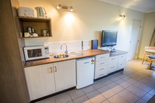 Spinifex Motel And Serviced Apartments