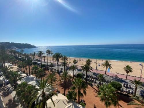 Mediterranean Apartment In Lloret de Mar Next To The Sea