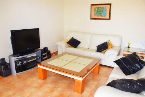 Luxurious Townhouse In Los Cristianos