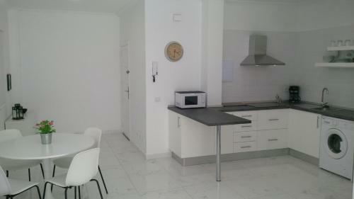 Los Cristianos Beach Apartments