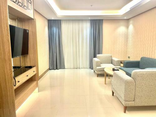 Mirnian Hotel