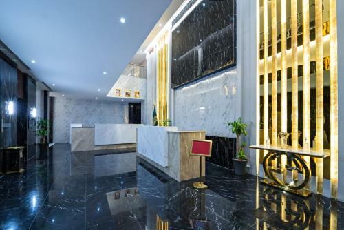 Mirnian Hotel