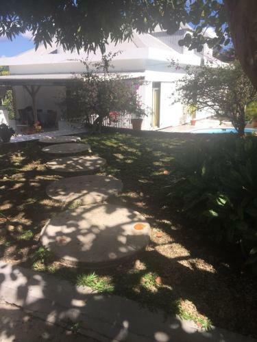 Hostal Location Bas De Maison