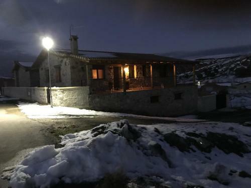 Moderna Casa De Piedra