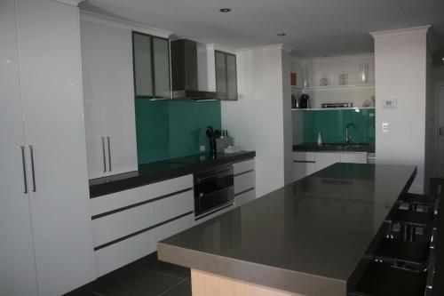 Aparthotel Kings Row Apartments