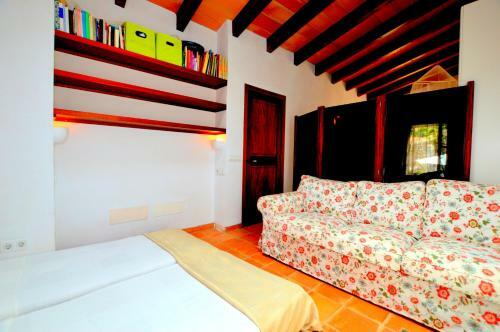 Preciosa Casa Con Piscina Can Costa