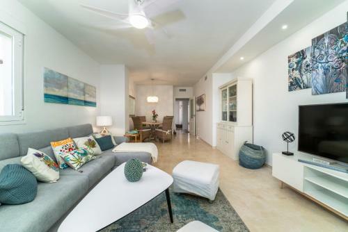 Apartamento Duquesa Dreams - 2 Bed/2 Bath Apt With Panoramic Golf Course And Mountain View