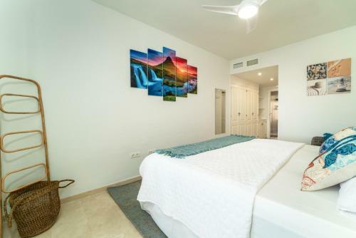 Apartamento Duquesa Dreams - 2 Bed/2 Bath Apt With Panoramic Golf Course And Mountain View