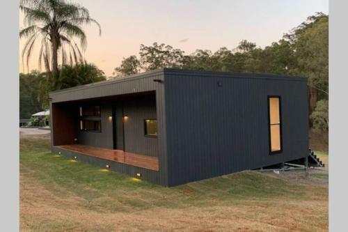 Hinze Dam Luxury Cabin Retreat