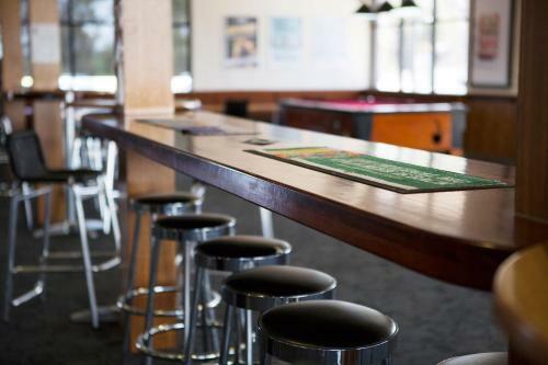 Posada Playford Tavern
