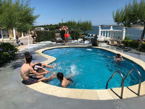 Chalet Robayera A L�nea De Playa