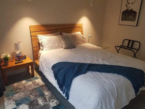 Modern, Private And Close To Town.