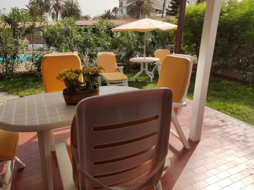 Lovely 2 Bedroom Bungalow With Parking