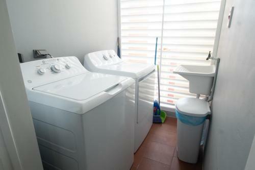 Modern 3 Bedroom Condo In Private Community 8