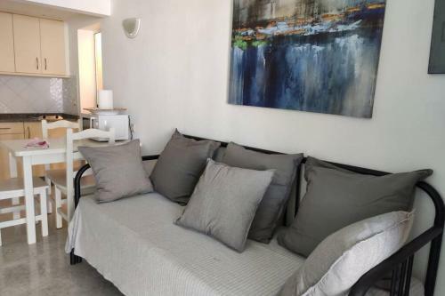 1 Bedroom Bungalow Next Yumbo Center. Free Parking