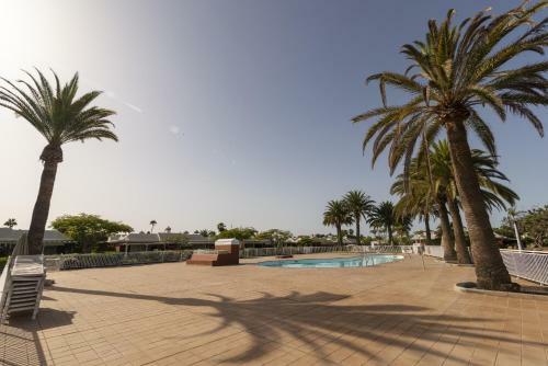 Los Melocotones Maspalomas Private Access Garden Pool