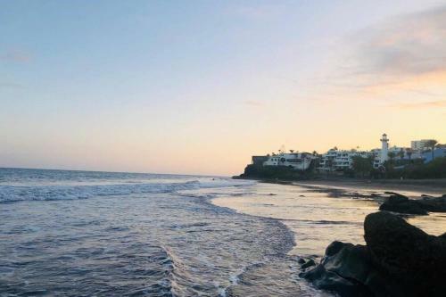 Apartamento Pharus: Retro Beach Home