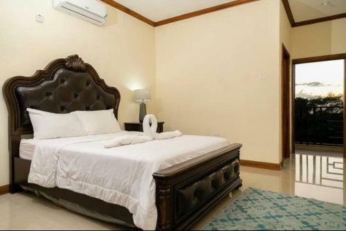 Penthouse Suite @ Malachi Apartment